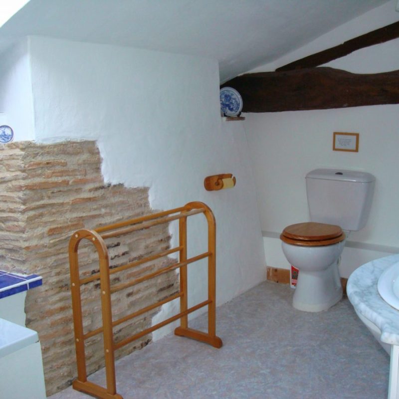 Drake Cottage Family bathroom with bath and shower