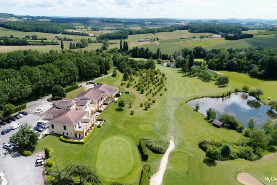 Villeneuve-Sur-Lot-Golf-Cc-Clubhouse-green-du-18--1024x576